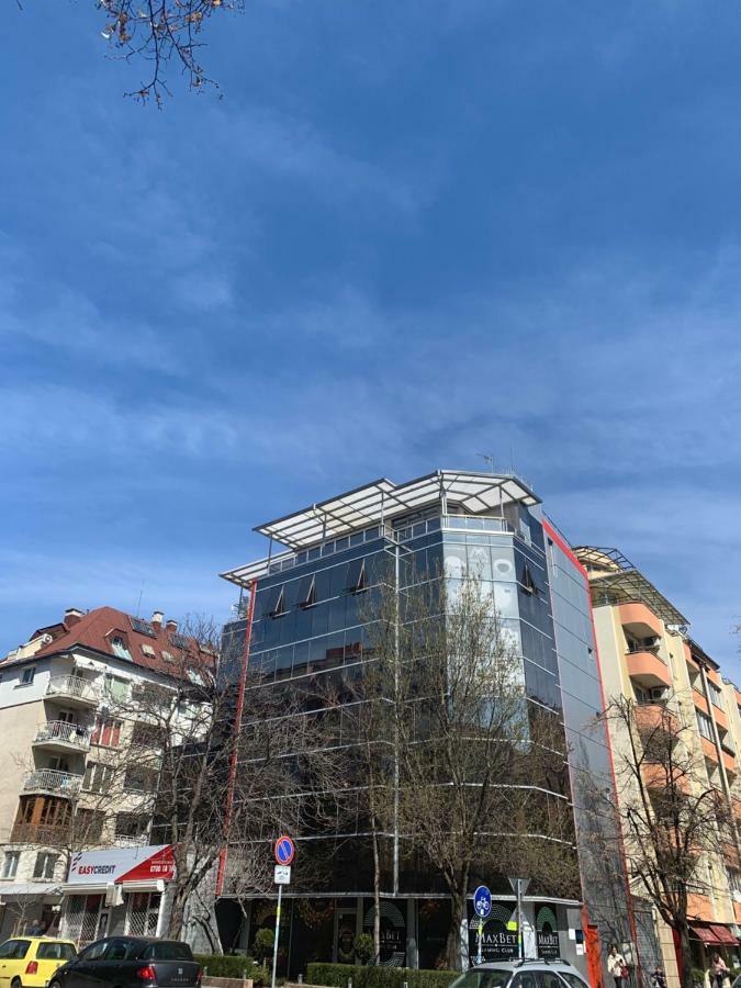 סופיה Lilia 3 Self-Check In Apartment With Hot Water Despite Prevention In The Neighborhood, Food And Drink Shop Open Until 10 Pm And Free Parking Area Next Ot 24 Hours Food And Drink Shop And Free Parking Area מראה חיצוני תמונה